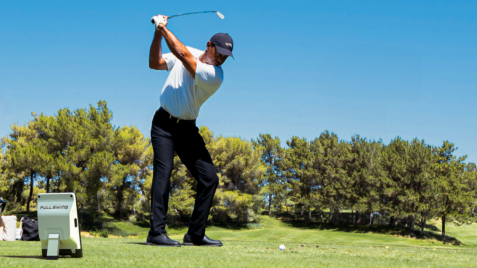 Tiger Woods using Full Swing KIT Launch Monitor